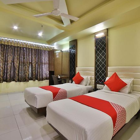Capital O Kalash Residency Ahmedabad Exterior foto