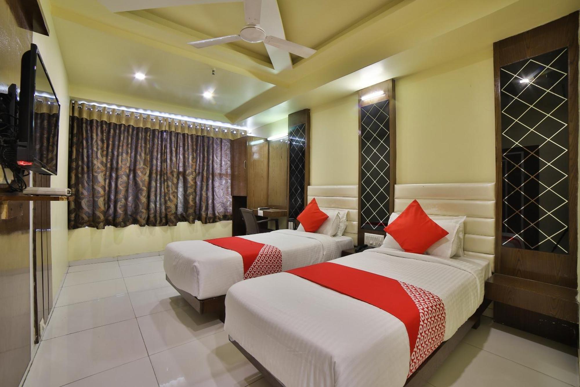 Capital O Kalash Residency Ahmedabad Exterior foto